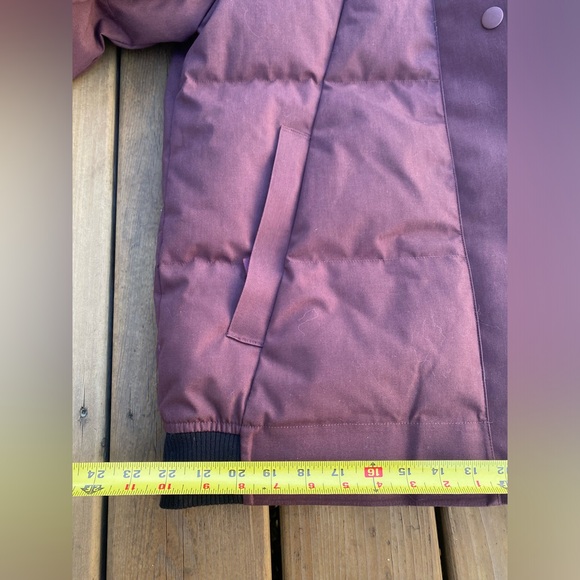 Woods Puffer Jacket Women’s XL in Huckleberry color w/ hood & Removable faux fur - Picture 13 of 16